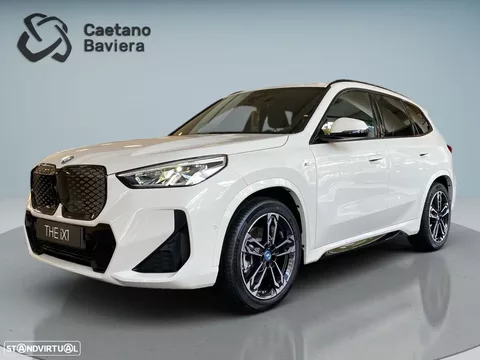 BMW iX1 xDrive30 Pack Desportivo M