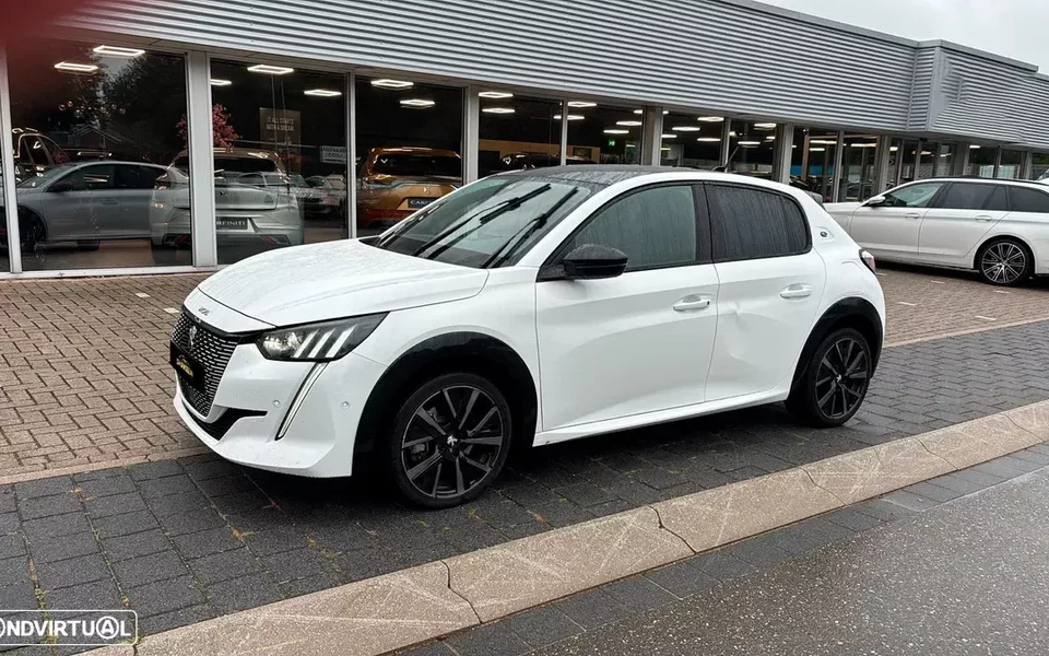 Peugeot e-208 GT