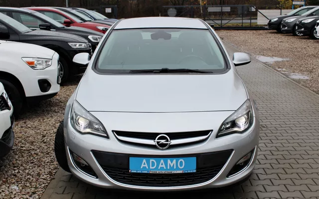 Opel Astra J (2010 – 2019) 1.4 T. Cosmo. Niski Przebieg!
