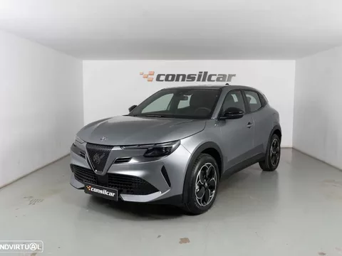 Alfa Romeo Junior 54 kWh Intensa
