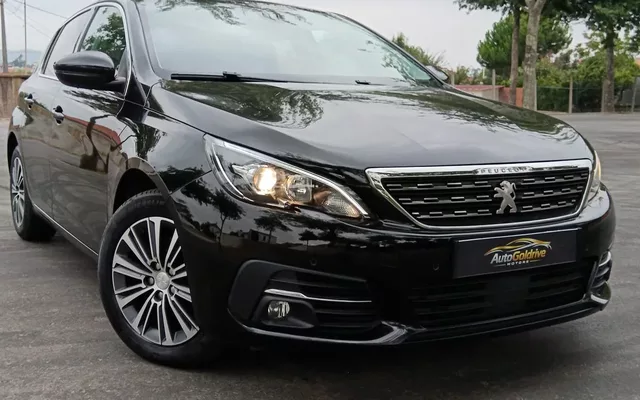Peugeot 308 1.2 PureTech S&S Road Trip EAT8