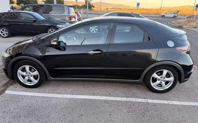 Honda Civic 1.4 i-VTEC Elegance
