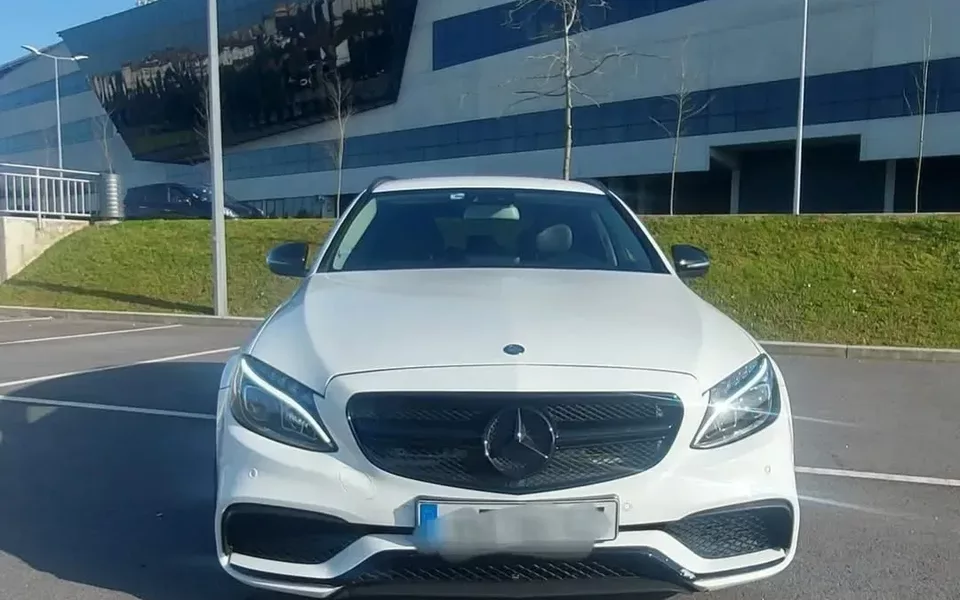 Mercedes-Benz C 220