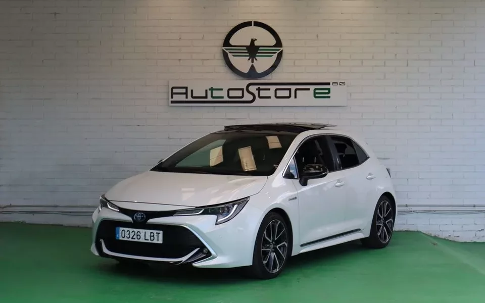TOYOTA Corolla 2.0 180H ADVANCE E-CVT