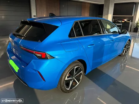 Opel Astra 1.2 T Elegance
