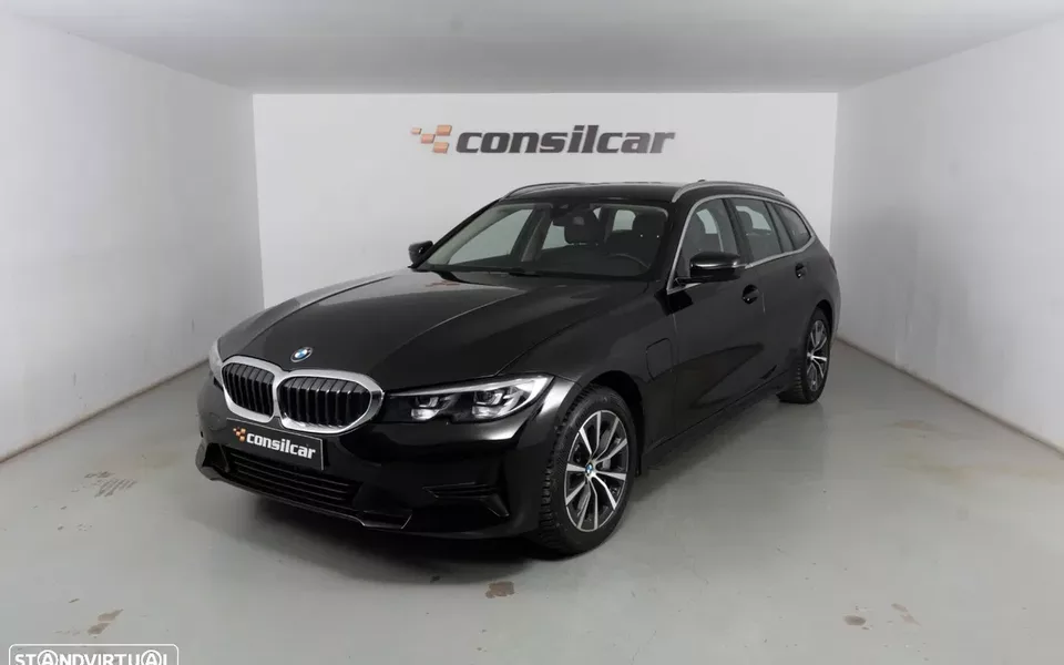 BMW 330 e Line Luxury Auto
