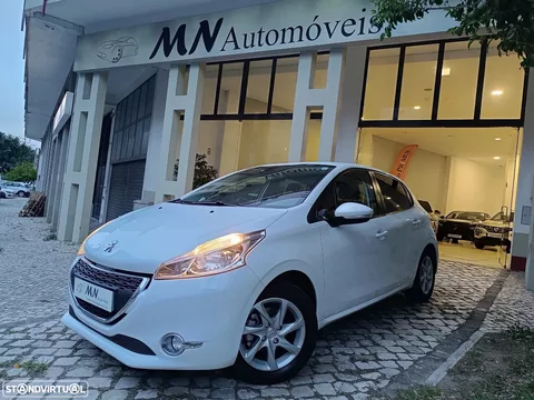 Peugeot 208 1.2 VTi SE Style