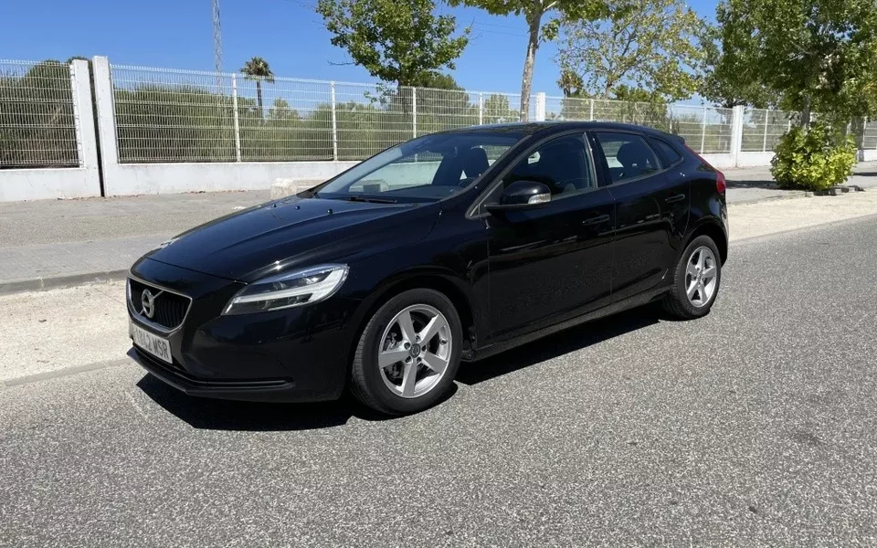 VOLVO V40 V40 D2 Momentum 120