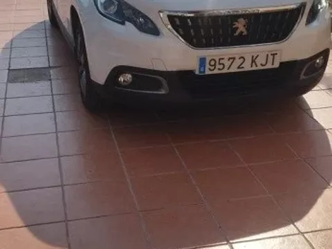 PEUGEOT 2008 2008 1.6 BlueHDI Style 100