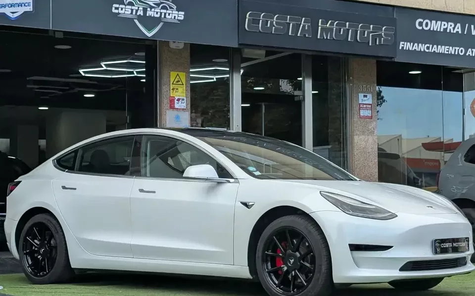 Tesla Model 3 Standard Range Plus RWD
