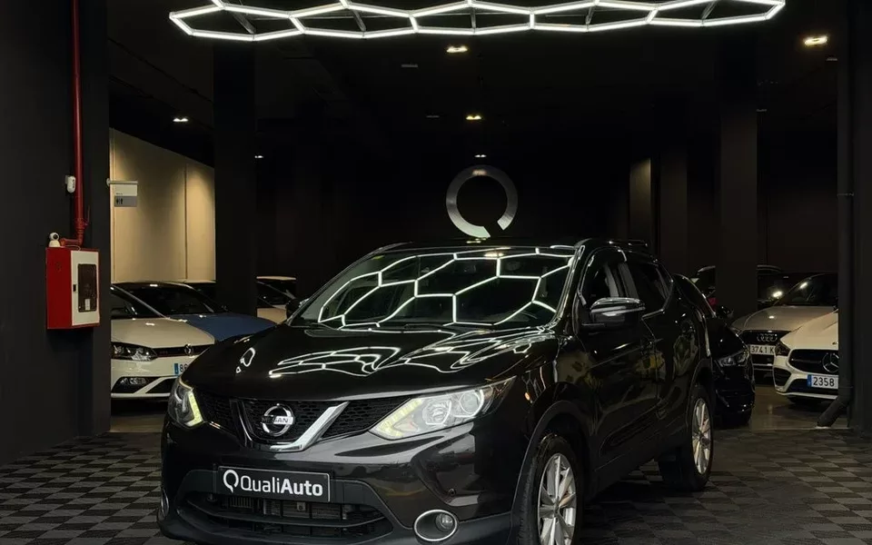 NISSAN Qashqai Qashqai 1.6dCi Black Edition 4x2 XTronic