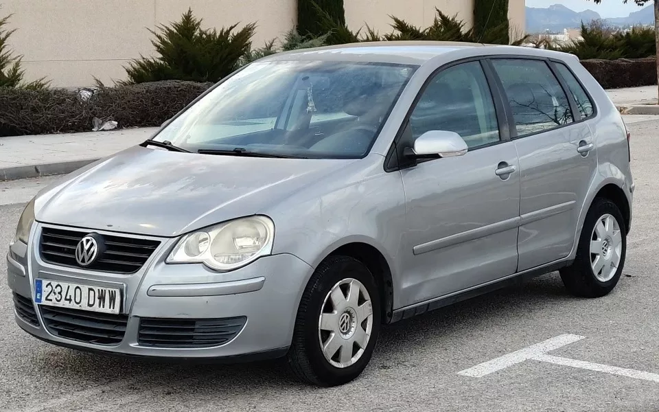 VOLKSWAGEN Polo Polo 1.4TDI Match - 2500€ en Granada