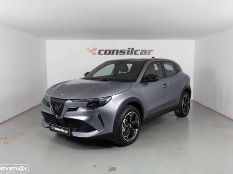 Alfa Romeo Junior 54 kWh Intensa