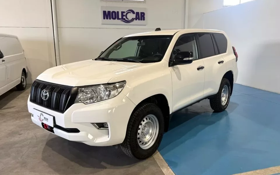 TOYOTA Land Cruiser Land Cruiser D-4D GX
