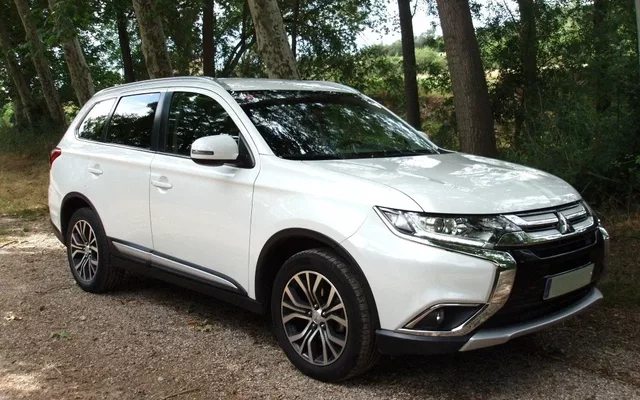 MITSUBISHI Outlander Outlander 200 MPI Motion 2WD 5pl. CVT