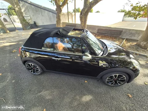 MINI Cabrio Cooper Auto. Essential