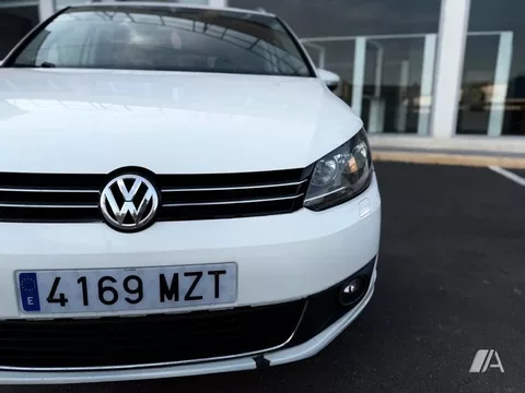 VOLKSWAGEN Touran Touran 2.0TDI Advance DSG