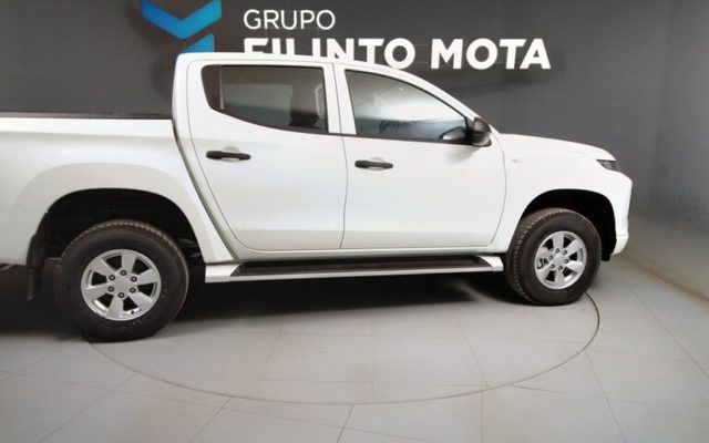 Mitsubishi L200 2.3 DI-D CD Invite 4WD