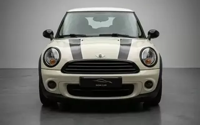 MINI 3 Portas 2011 d