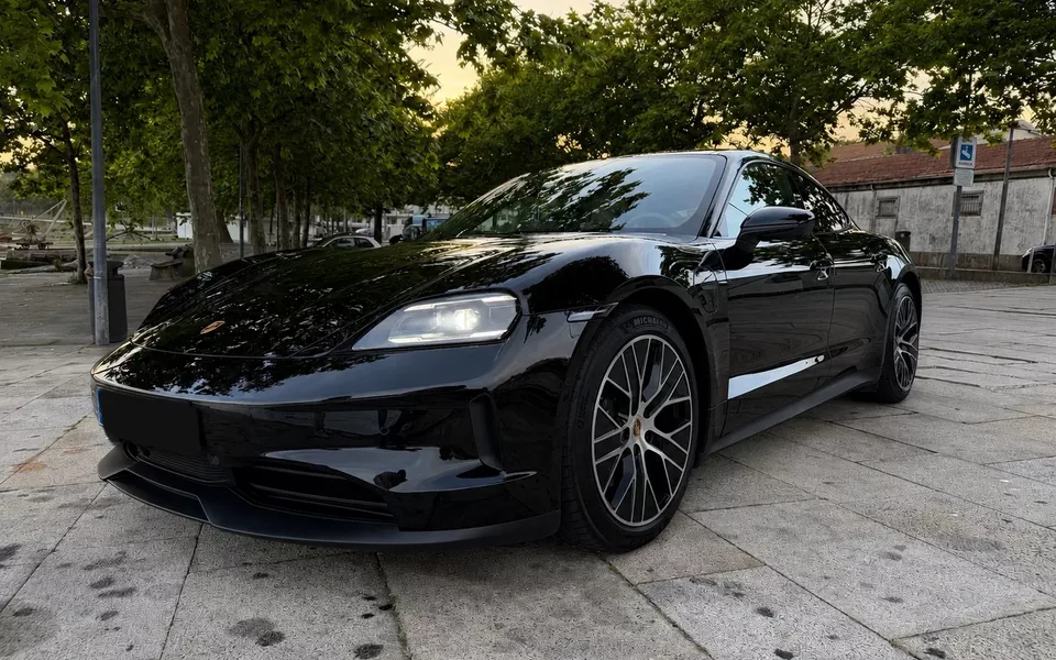 Porsche Taycan Black Edition