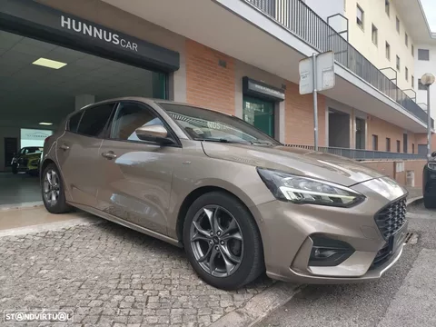 Ford Focus 1.0 EcoBoost ST-Line X