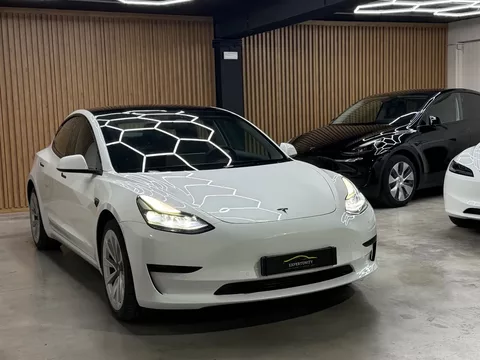 Tesla Model 3 Standard Range Plus RWD
