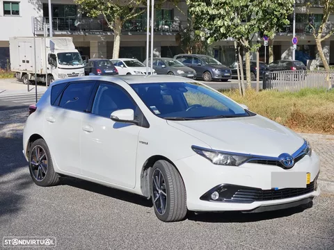 Toyota Auris 1.8 HSD Comfort +P.Techno+P.Sport