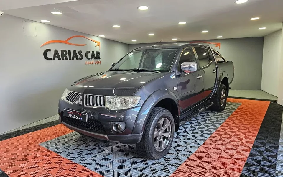 Mitsubishi L200 2.5 DI-D CD Invite AC 4WD
