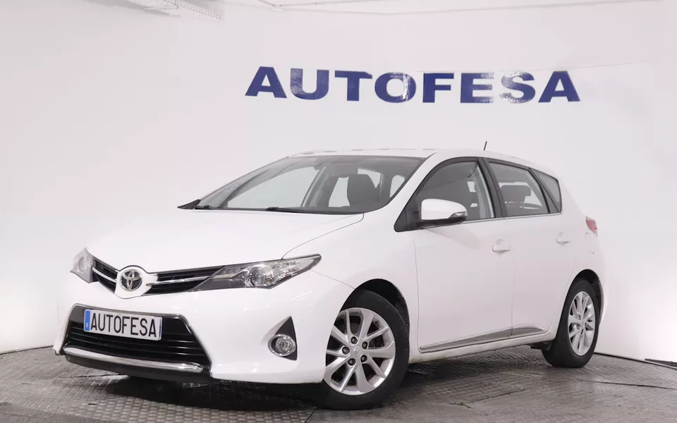 Toyota AURIS 1.6 VVT-I DYNAMIC 100CV 5P # NAVY,CAMARA TRASERA 1.3 VVT-I DYNAMIC 100CV 5P