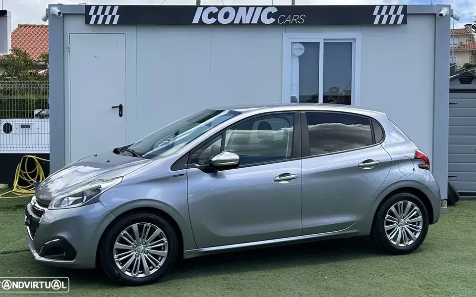 Peugeot 208 1.2 PureTech Signature