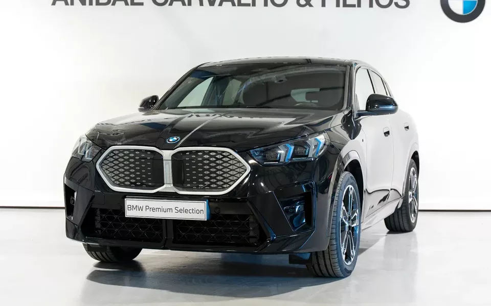 BMW iX2 eDrive20 Pack Desportivo M