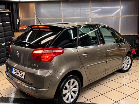 Citroën C4 Picasso 1.6 HDi FAP EGS6 Exclusive
