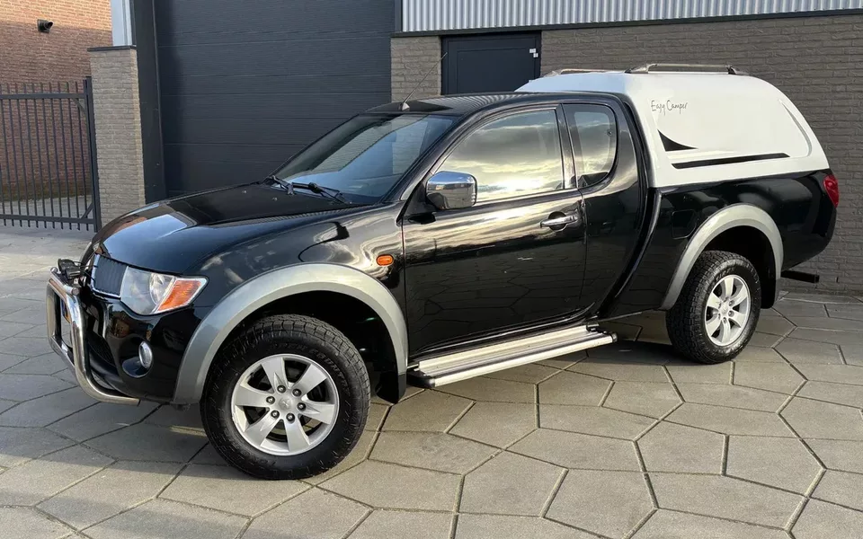 Mitsubishi L200 2.5 DI-D Club Intense 4WD