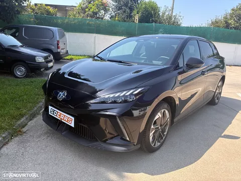 MG MG4 64 kWh Luxury