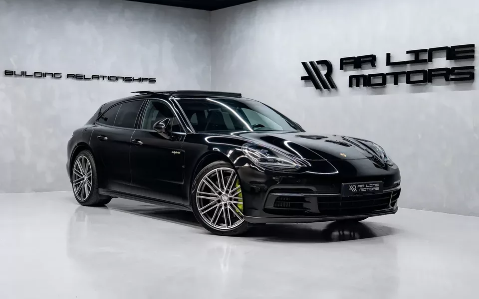 Porsche Panamera Sport Turismo 4 E-Hybrid