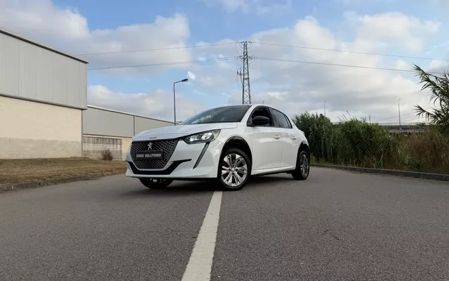 Peugeot e-208 Allure Pack