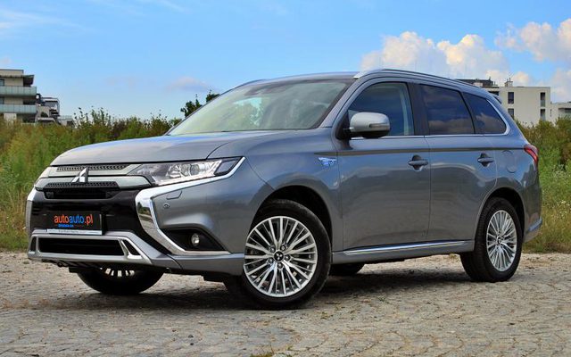 Mitsubishi OUTLANDER 2020