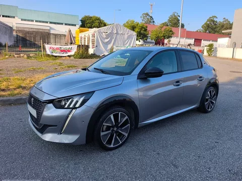 Peugeot e-208 GT