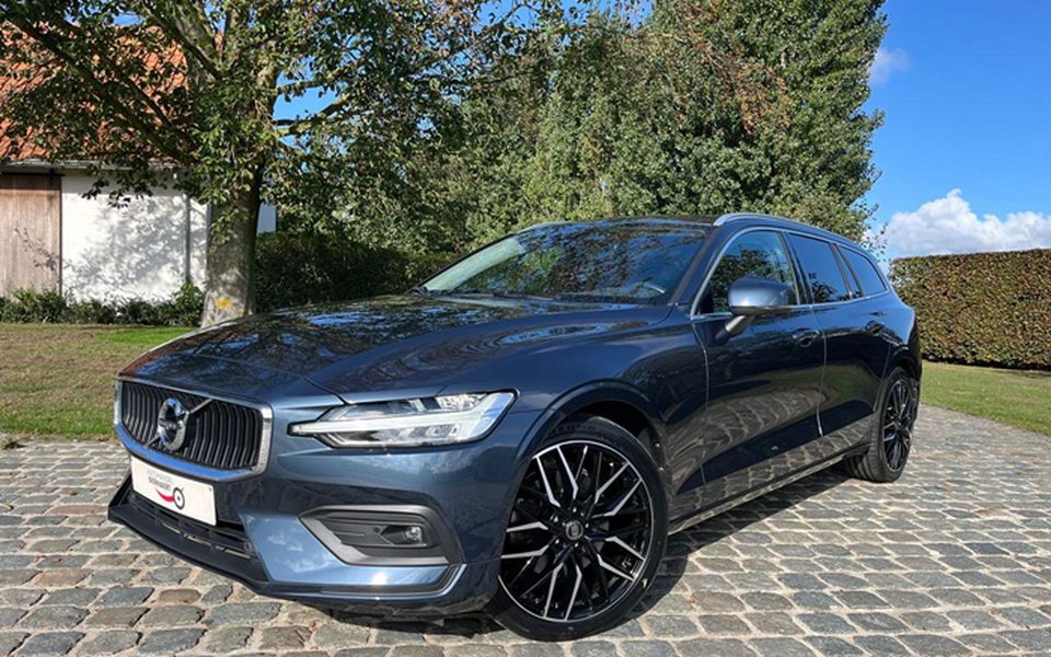 Volvo V60 2.0 B3 MHEV Geartronic/1eignr/72600km/Carplay/Camera/Navi/Led/Cruise/Clima...