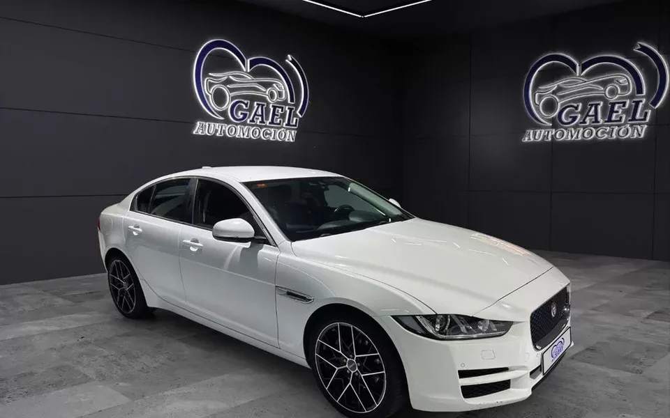 JAGUAR XE XE 2.0 Diesel Portfolio AWD Aut. 180