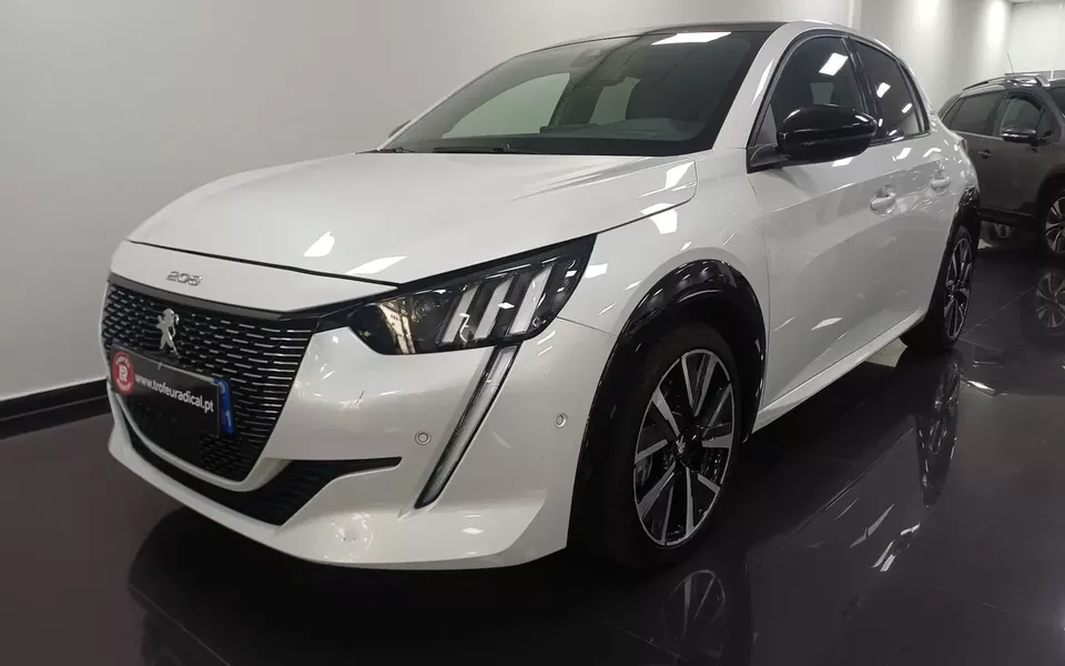 Peugeot 208 PureTech 130 EAT8 GT Pack