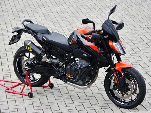 KTM 890 Duke
