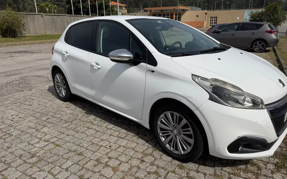 Peugeot 208 1.6 BlueHDi Style