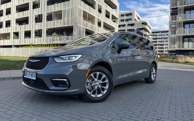 Chrysler PACIFICA 2023