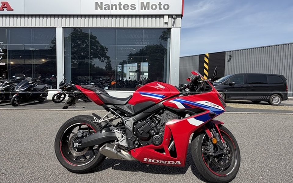CBR650R e-Clutch | Village motos