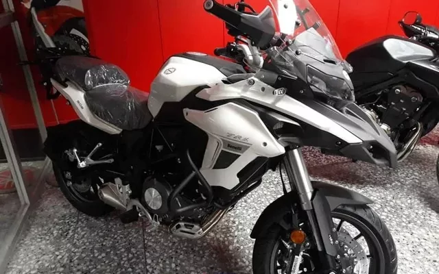 Benelli Otros TRK 502