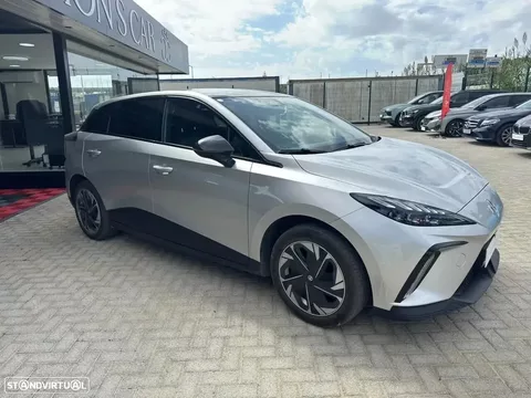 MG MG4 64 kWh Luxury
