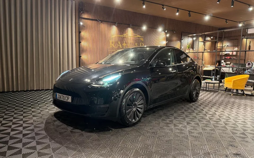 Tesla Model Y Long Range Dual Motor AWD