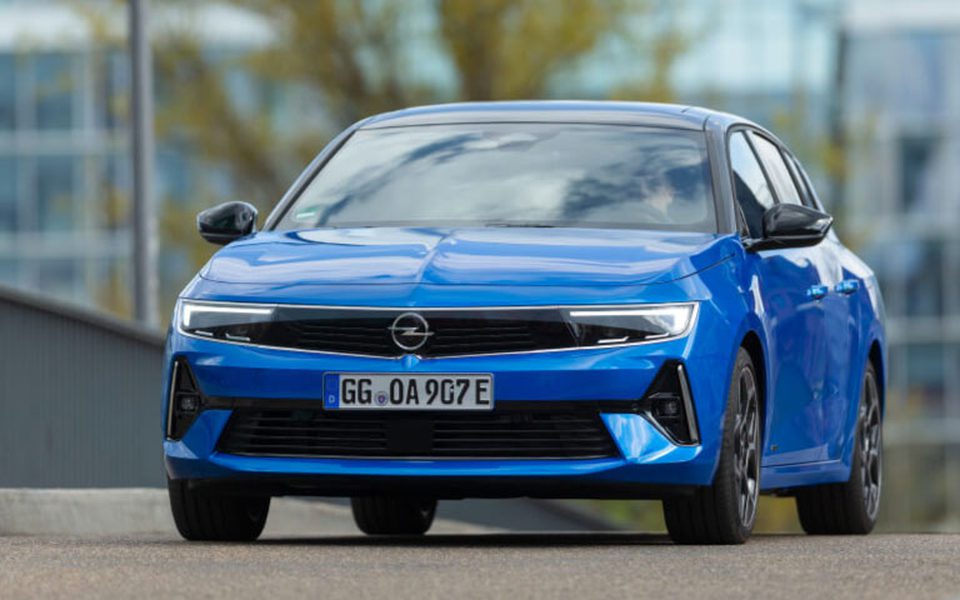 Opel Astra Sports Tourer 1.2 T Hybrid GS eDCT