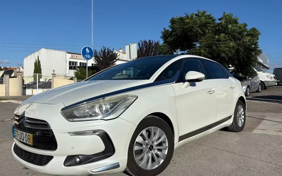 Citroën DS5 e-HDi 110 EGS6 SoChic